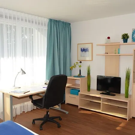 מלון Wohlfuehl-hotel Neu 4*