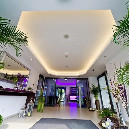 Wohlfuehl-hotel Neu מלון