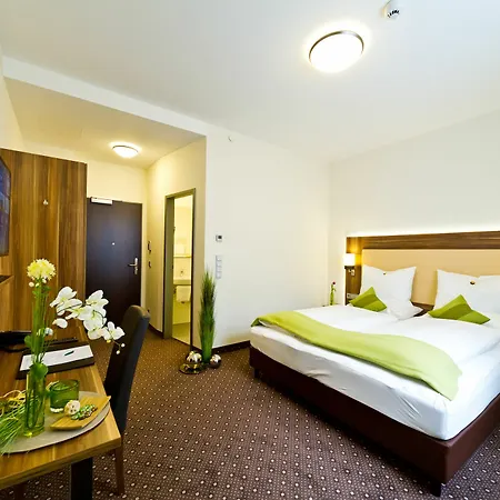 מלון Wohlfuehl-hotel Neu 4*